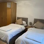 Detached Pet Friendly Cottage, 1 Parking Space