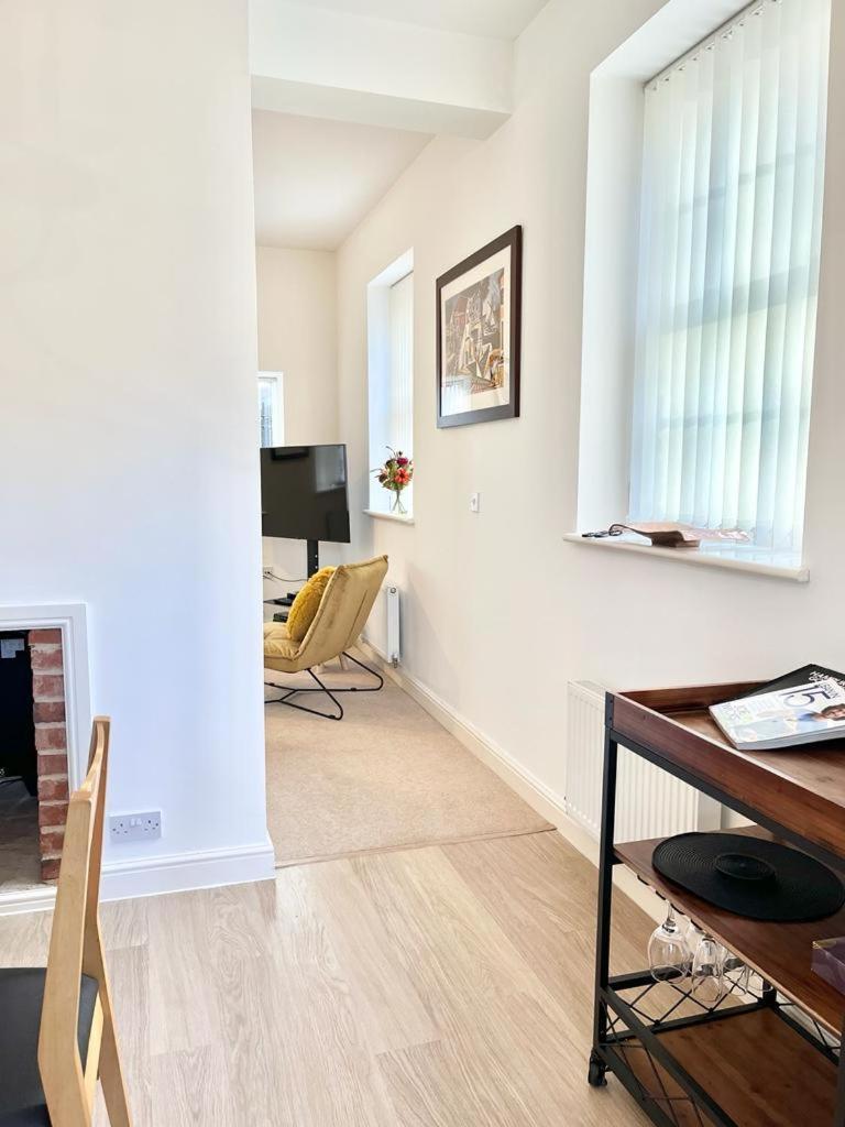 Detached Pet Friendly Cottage, 1 Parking Space