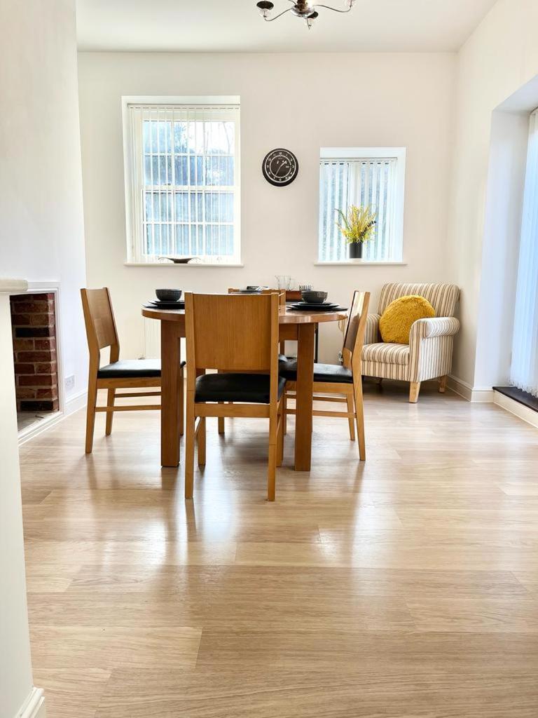 Detached Pet Friendly Cottage, 1 Parking Space Holiday home Norwich