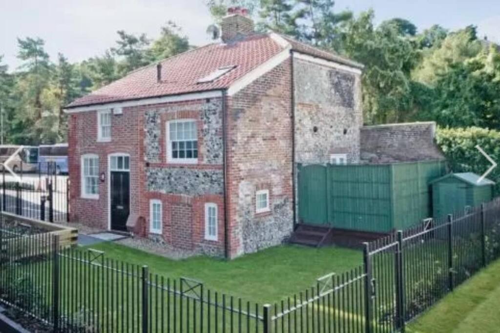Detached Pet Friendly Cottage, 1 Parking Space Holiday home Norwich
